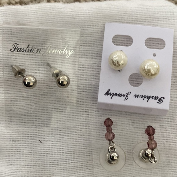 Earring bundle - Picture 2 of 2